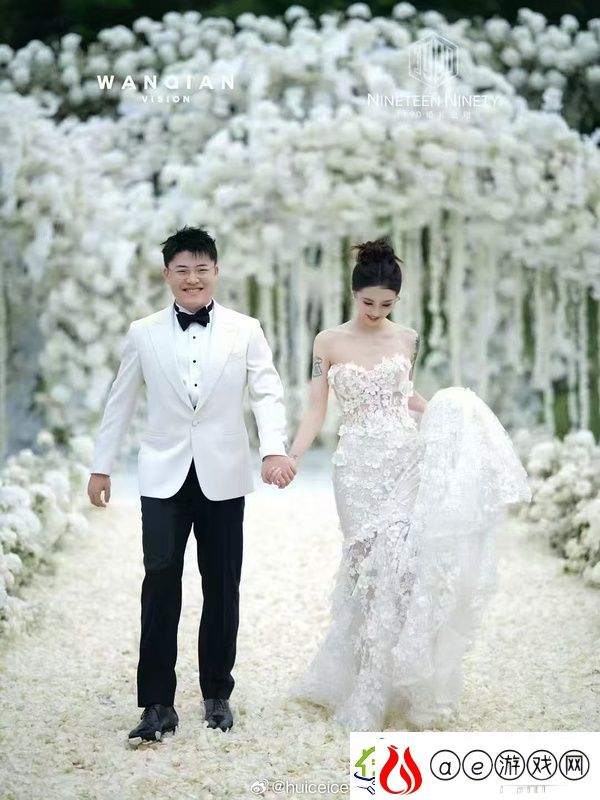 真好兄弟！Uzi和aomimi补办婚礼-Ming当伴郎-亲吻乌兹侧脸