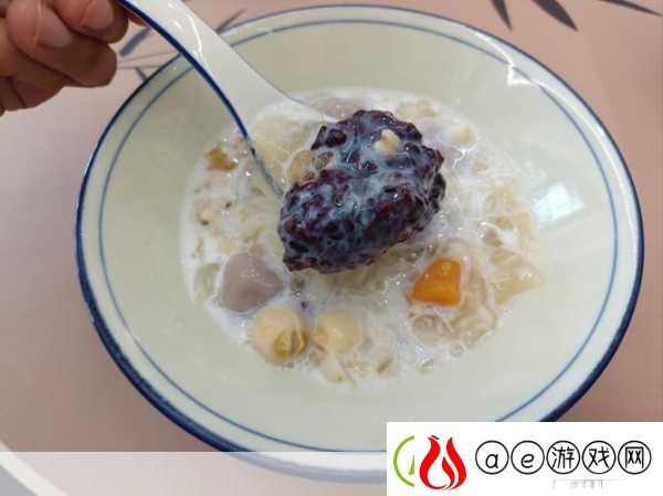 尝到了甜头两人每天都会想方设法1.＂尝试新甜品探索无限美味的乐趣